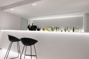 Barras y mostradores: piezas escultóricas en Solid Surface